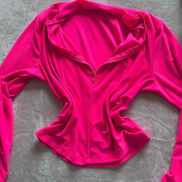 Fashion Nova Tops - Fashion Nova Pink Workout Jacket 💓